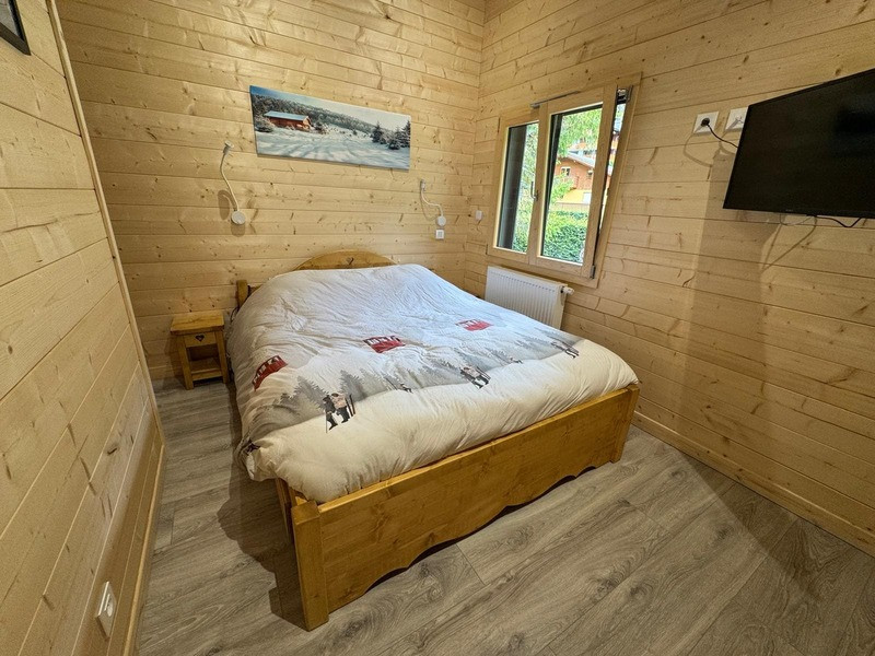 Chalet le Bancky, Bedroom with double bed, Châtel Snow 74