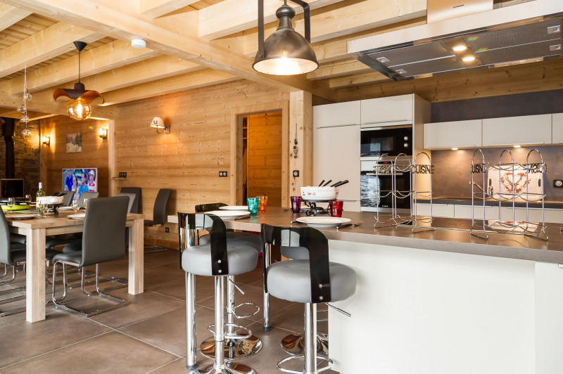 Chalet Le Bois Brulé, Châtel, cuisine et bar