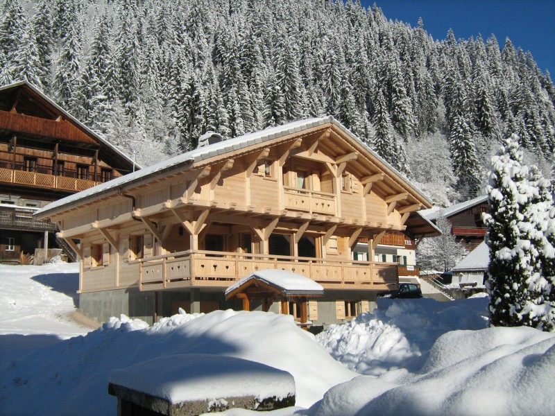 Chalet Le Ramoneur Savoyard, The Chalet in Winter, Châtel