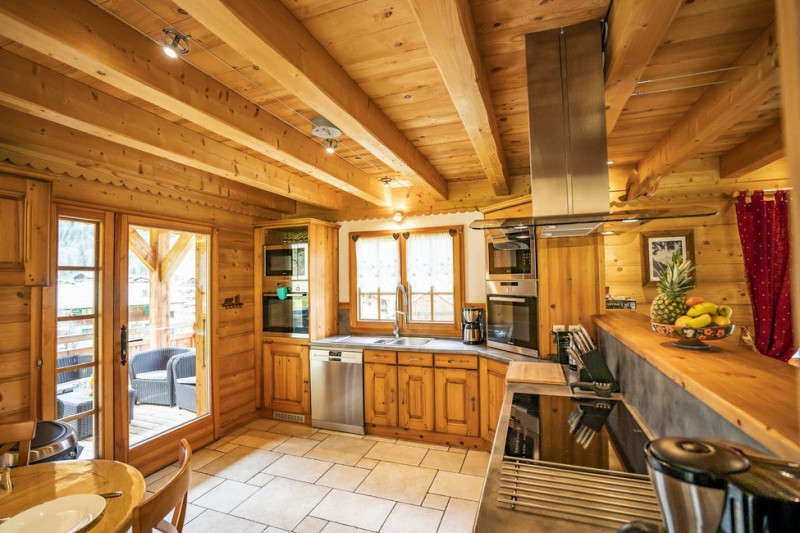 Chalet le Refuge, kitchen, Châtel Les Portes du Soleil