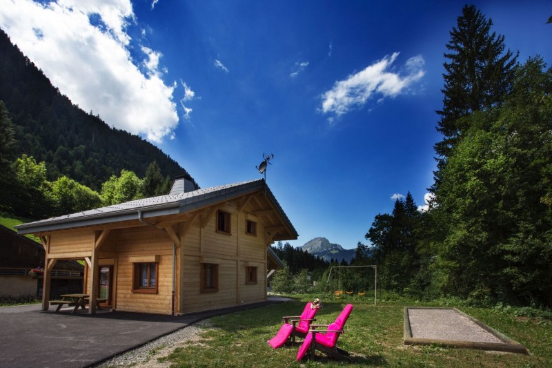 Chalet le Savoyard, terrain de pétanque, Châtel