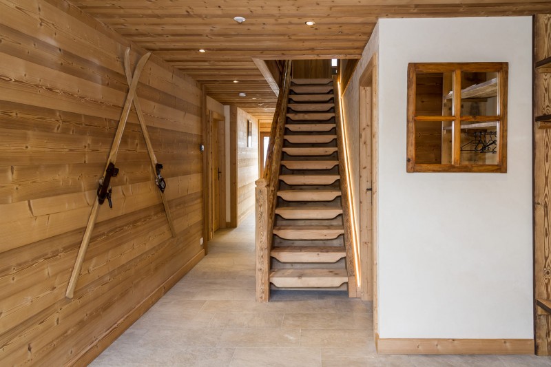 Chalet les Bucherons, Escalier, Châtel