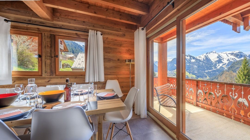 Chalet les Montagnards, Dining room with balcony, Châtel Mountain 74
