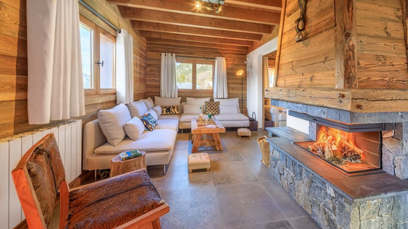 Chalet les Montagnards, Living room with fireplace, Châtel 74390