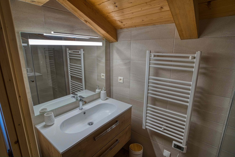 Chalet Les Oisillons, Shower room, Châtel 74