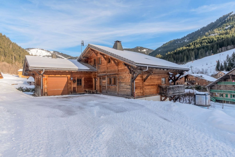 Chalet Les Romains, chalet entrée, Châtel ski neige soleil montagne vacances