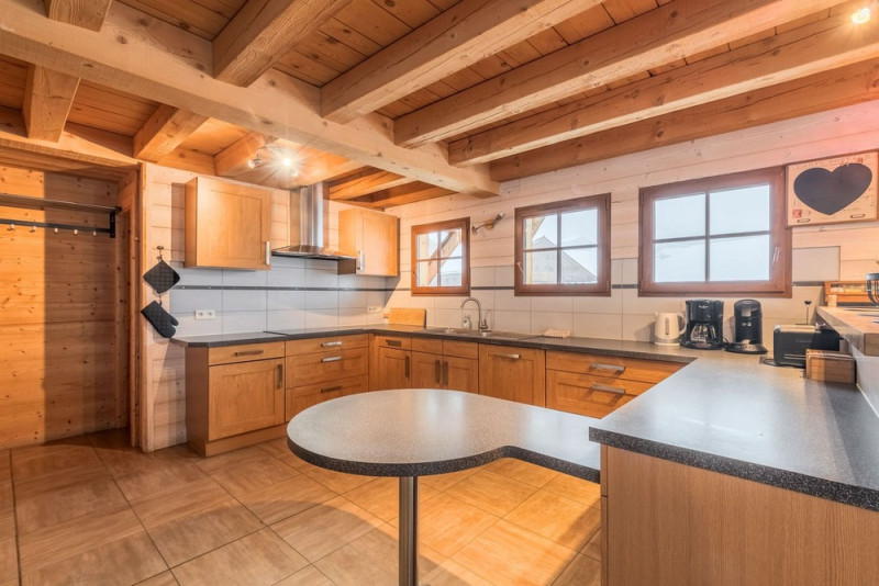 Chalet Les Romains, cuisine, Châtel ski neige soleil