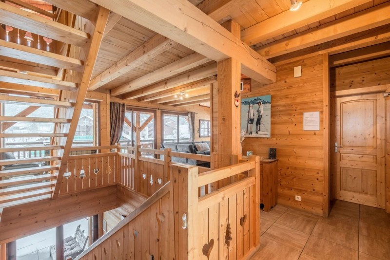 Chalet Les Romains, escalier, Châtel Vallée d'Abondance, vacances hiver ski neige montagne