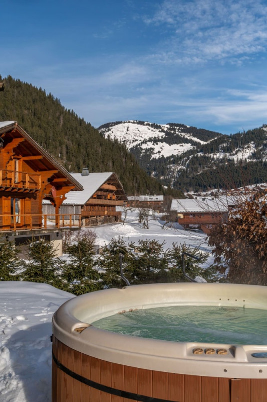 Chalet Les Romains, jacuzzi, Châtel montagne ski neige soleil