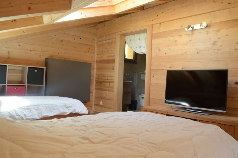 Chalet les sources, bedroom with 2 single beds + 1 pull-out bed upstairs, Châtel Haute Savoie