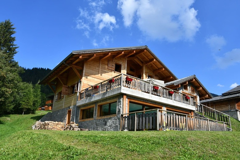 Chalet Les Vuargnes, Outside chalet view, Châtel 74390