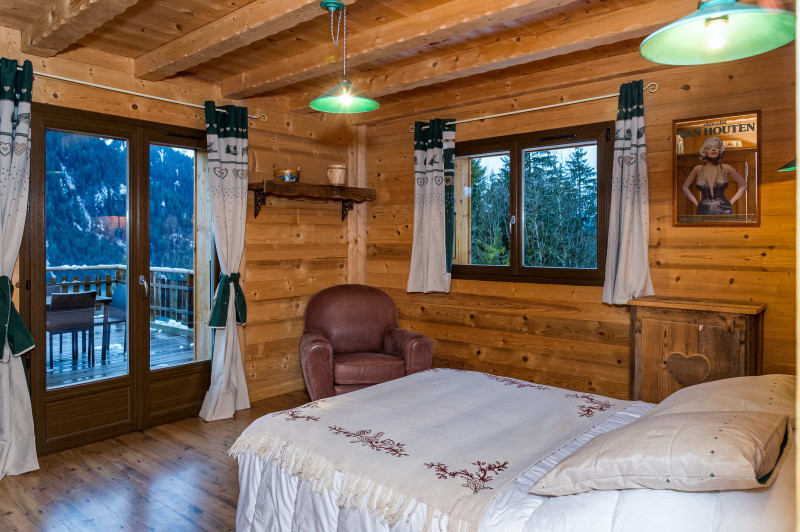 Chalet Les Vuargnes, Chambre lit double, Châtel Piste de ski