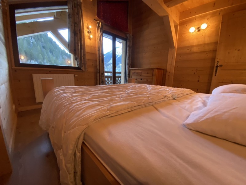 Chalet Linga Rose Châtel, bed room, Winter Season Holidays 