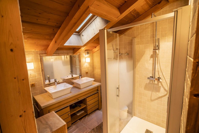 Chalet Lou Bochu Châtel Salle de douche