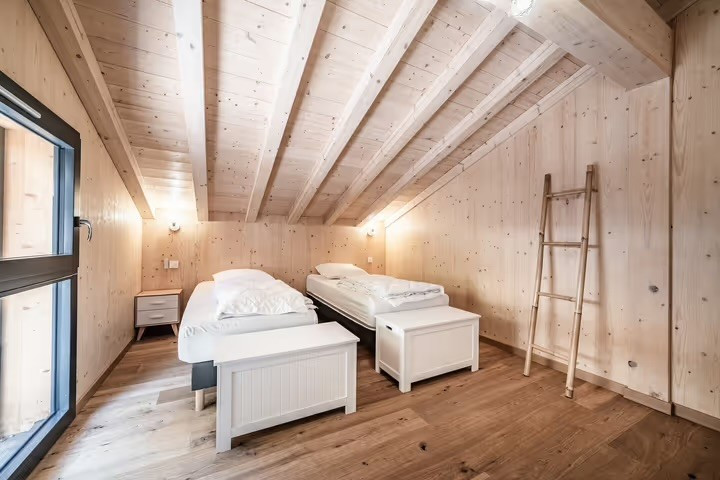 Chalet Louise, 10 personnes, Chatel, centre, chambre 2 lits simples et 2 lits superposés Chalet Louise, 10 personnes, Chatel, centre, chambre 2 lits simples et 2 lits superposés