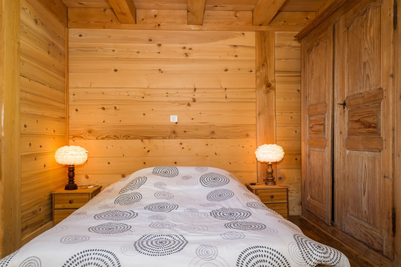 Chalet Neiges Eternelles, Bedroom double bed, Châtel Red slope 74