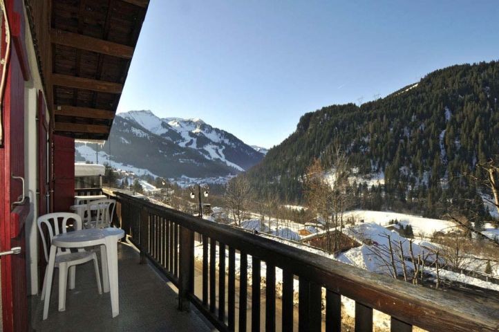 Chalet Pom de Pin, Balcony with winter view, Châtel