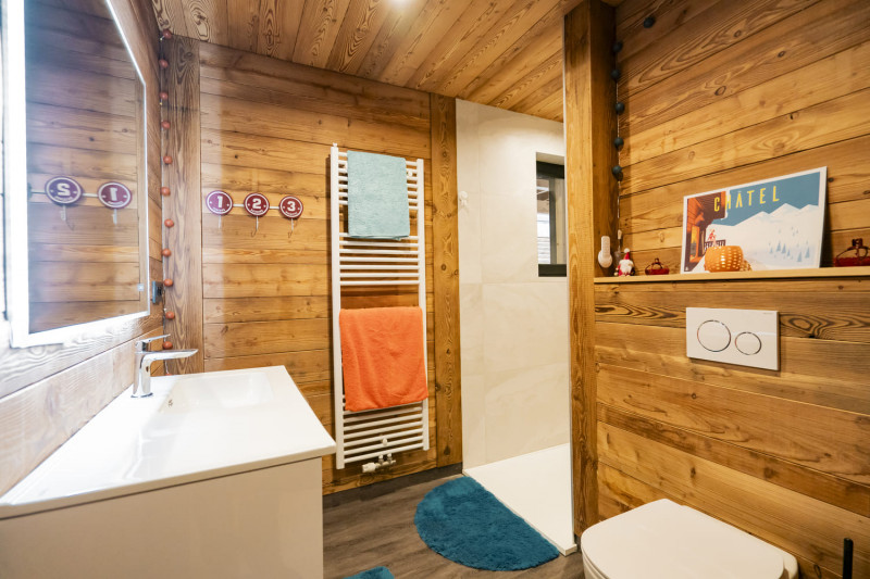 Chalet Vora Alpin, Shower room, Châtel 74390