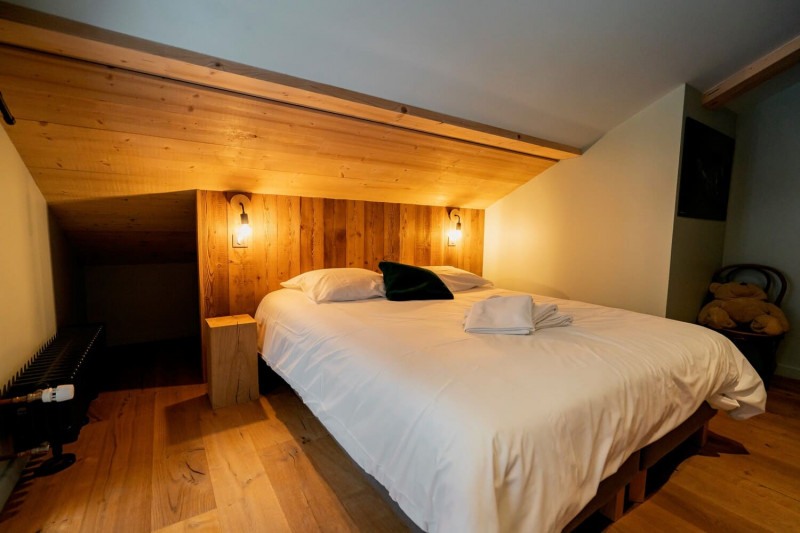 Chalet Ysaline, Double bedroom, Chatel off-piste skiing