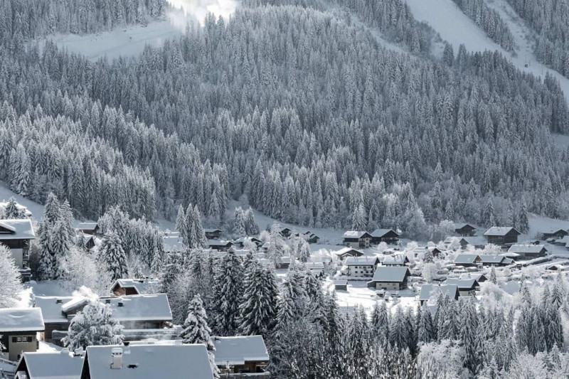 Le village de Châtel sous la neige !