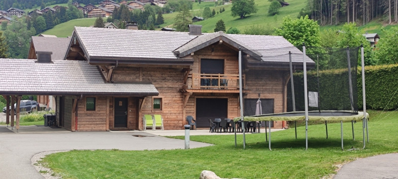 Location de vacances Le Bois Brulé, Châtel, le chalet en été