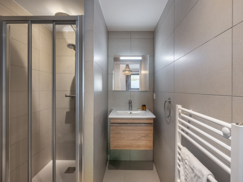 Résidence Alchimie, Appartement B23, Salle de douche, Châtel