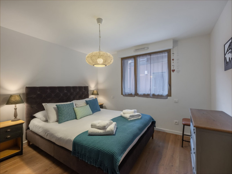 Residence Le Lion d'Or, Apartment 4, Châtel, Double bedroom, Snow-capped peaks