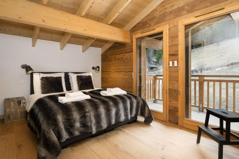 Residence The Mont Royal, Bedroom double bed with balcony, Châtel Ski 74