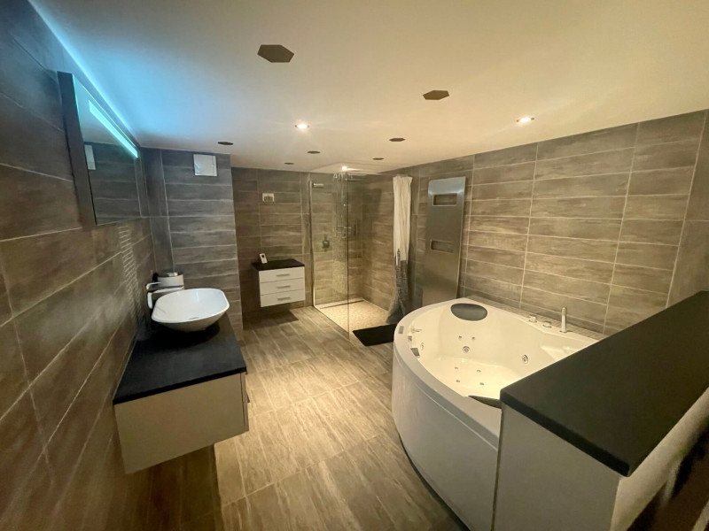 Residence Les Armoises, Apartment 5, Chatel, Bathroom, Ski passes