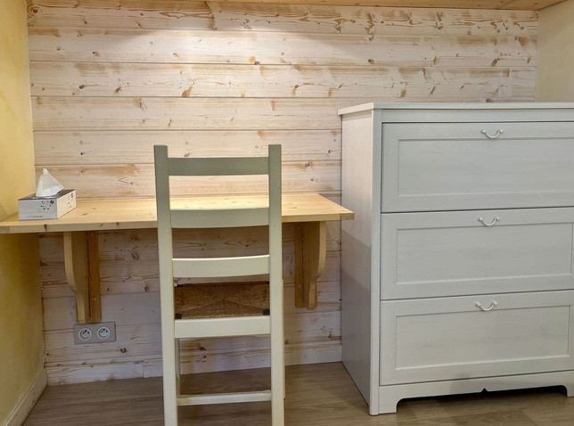 Résidence Les Fioles, appartement 19, chambre double, Châtel Haute-Savoie, montagne randonnée soleil