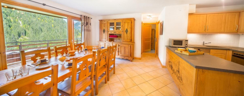 Residence Les Pins, Apartment 11, Châtel, Dining room and open kitchen, Northern Alps