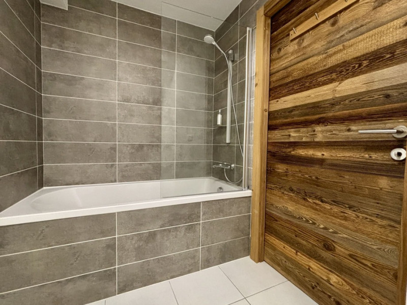 Les Soldanelles Residence, Building A, Apartment 02, bathroom, Châtel Les Portes du Soleil, French-Swiss ski area
