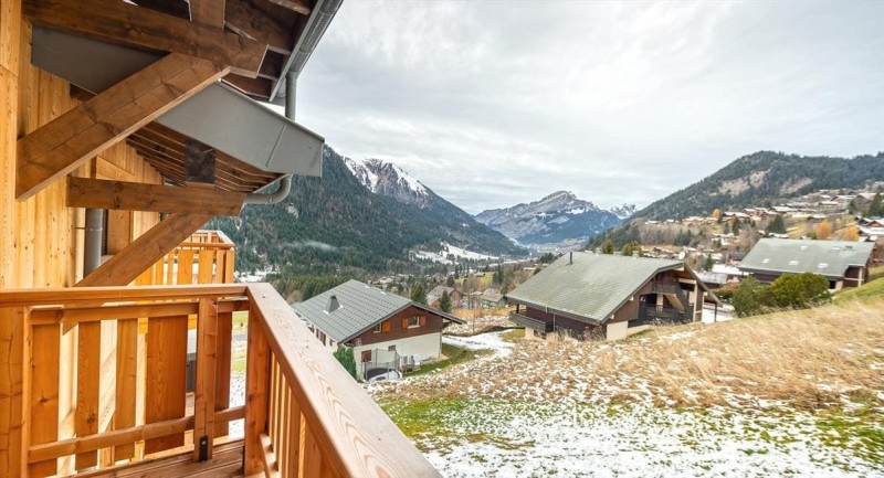 Résidence O Rouge, 5 personnes, Châtel, centre du village, terrasse, vue montagnes