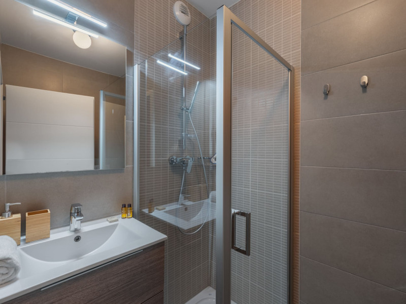 Residence O Rouge, Apartment n°2, Shower room, WC; Châtel Snow 74