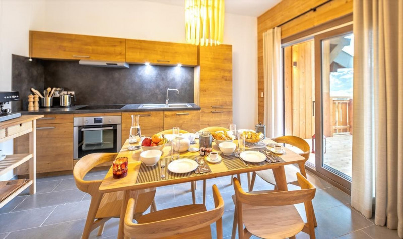 Residence O'rouge apartment A204, Chatel, Living room, Ski passes