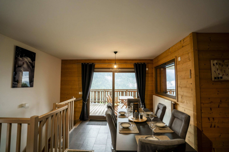 Residence O Rouge, apartment B1, dining room, Châtel summer family vacation hiking Residence O Rouge, apartment B1, dining room, Châtel summer family vacation hiking