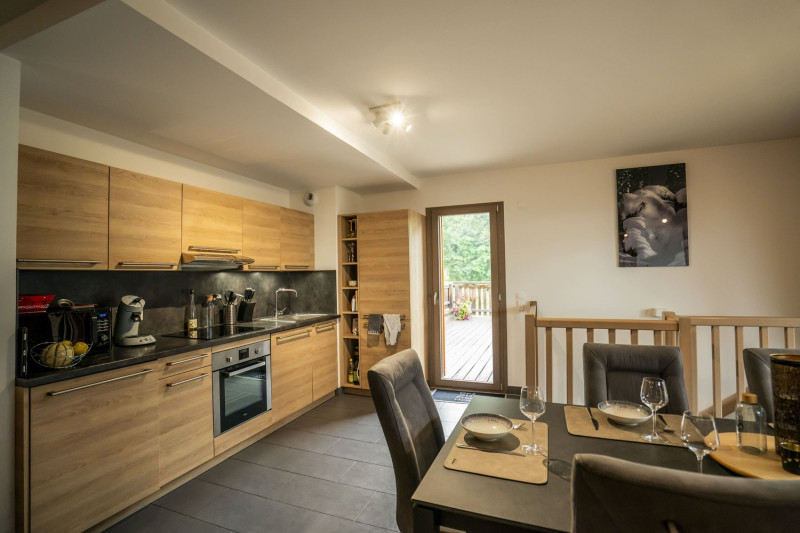 Residence O Rouge, apartment B1, dining room/kitchen, Châtel ski snow sun Residence O Rouge, apartment B1, dining room/kitchen, Châtel ski snow sun