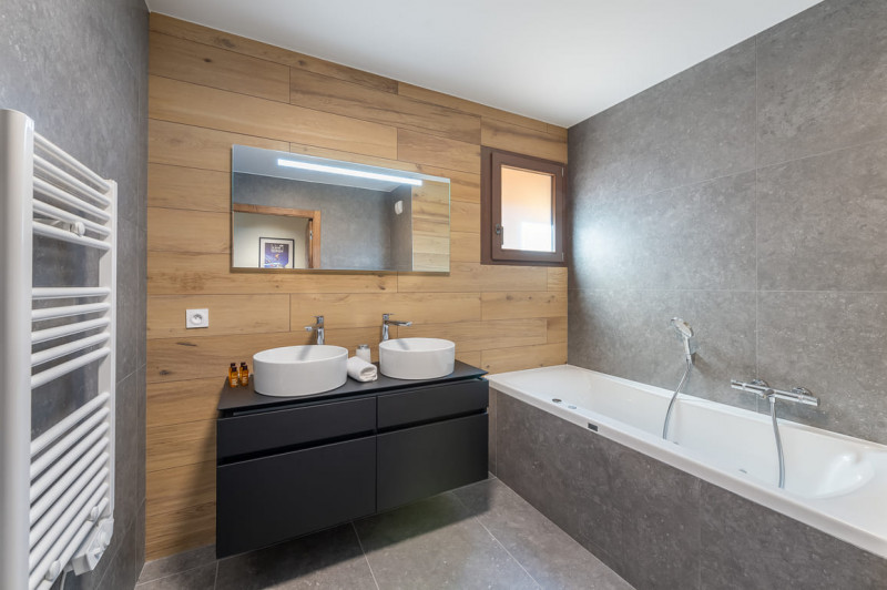 Residence Quintessence, Apartment 201A, Chatel, Bathroom, Ski lessons