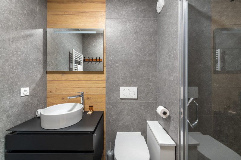 Residence Quintessence, Apartment 201A, Chatel, Bathroom, Weekend with friends