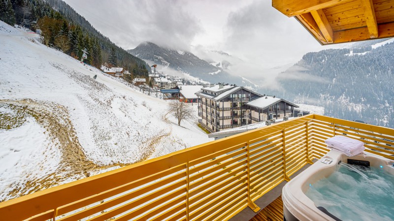 Résidence the VIEW, 8 personnes, Châtel, centre du village, balcon, jacuzzi, vue montagnes