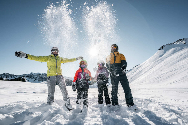 Family ski in Châtel during Easter holiday
