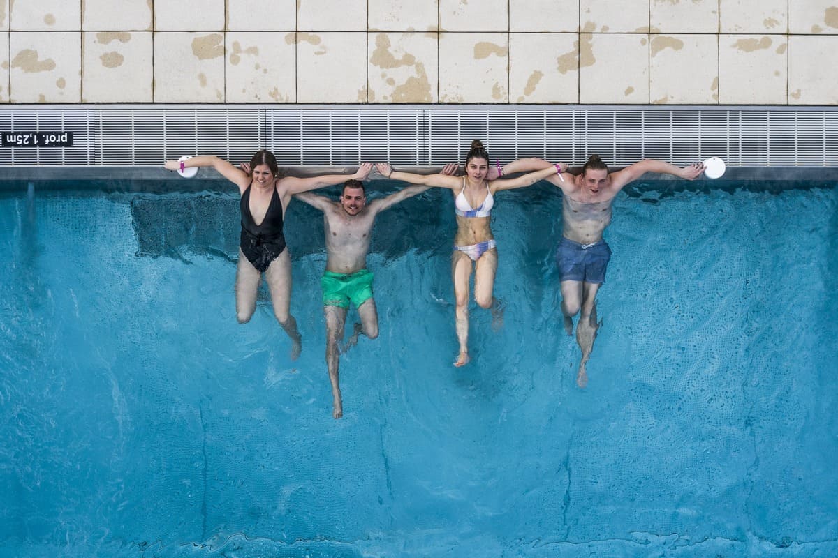 Outdoor heated pool in Forme d'O Châtel aquatic centre
